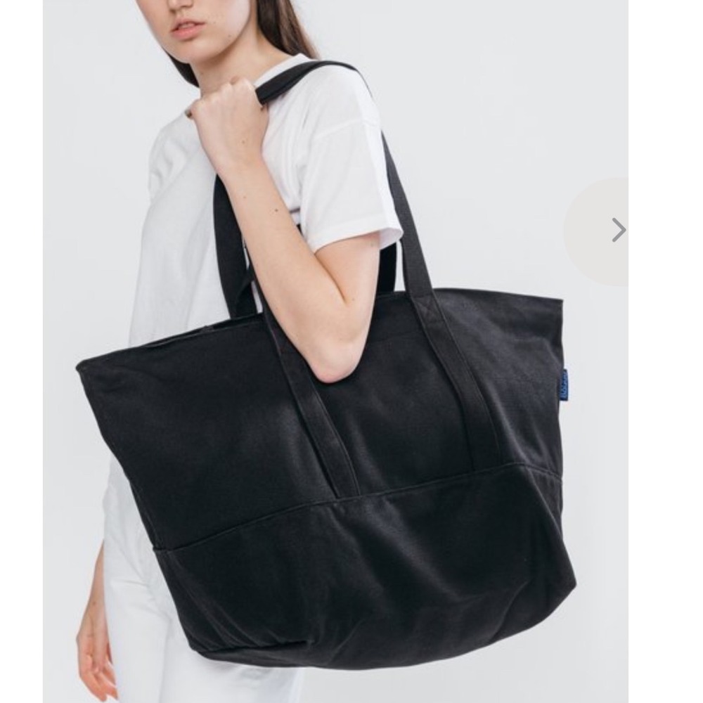 BAGGU Giant Pocket Tote Black Canvas   weekender style tote I01